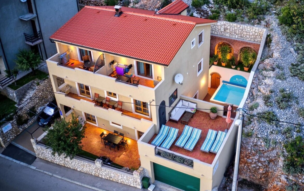Eladó apartmanház Senjben, hat kiadható egységgel