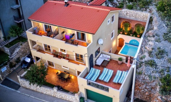 Eladó apartmanház Senjben, hat kiadható egységgel