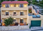 Sós vizű medence az eladó senji apartmanház udvarán) (44 (9)