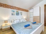 Sós vizű medence az eladó senji apartmanház udvarán) (5)
